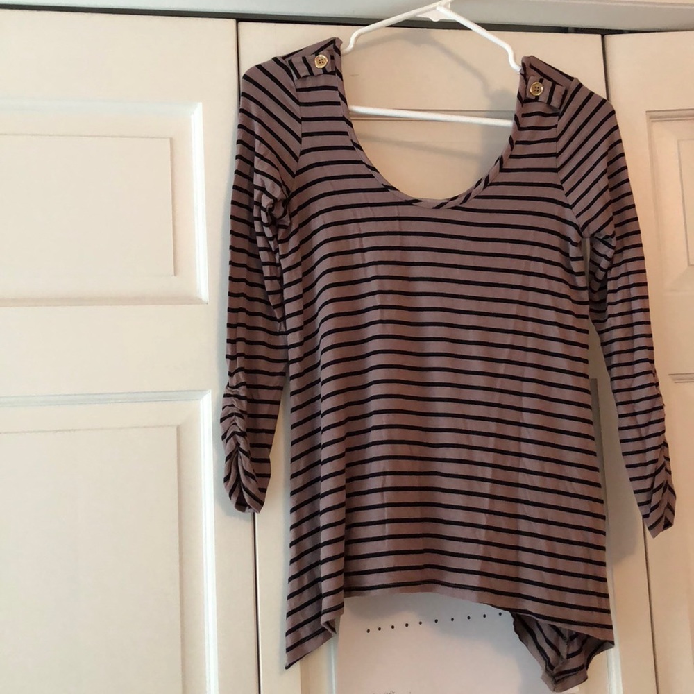 3/4 sleeve tee, very soft, gold button detail.